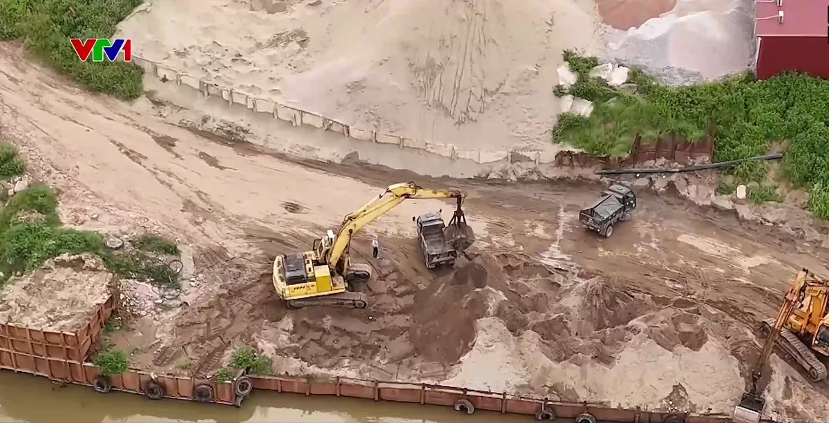 H&agrave; Nội: 194 bến b&atilde;i vật liệu, 99% thiếu giấy ph&eacute;p vẫn ngang nhi&ecirc;n hoạt động giữa m&ugrave;a mưa lũ - Ảnh 2.