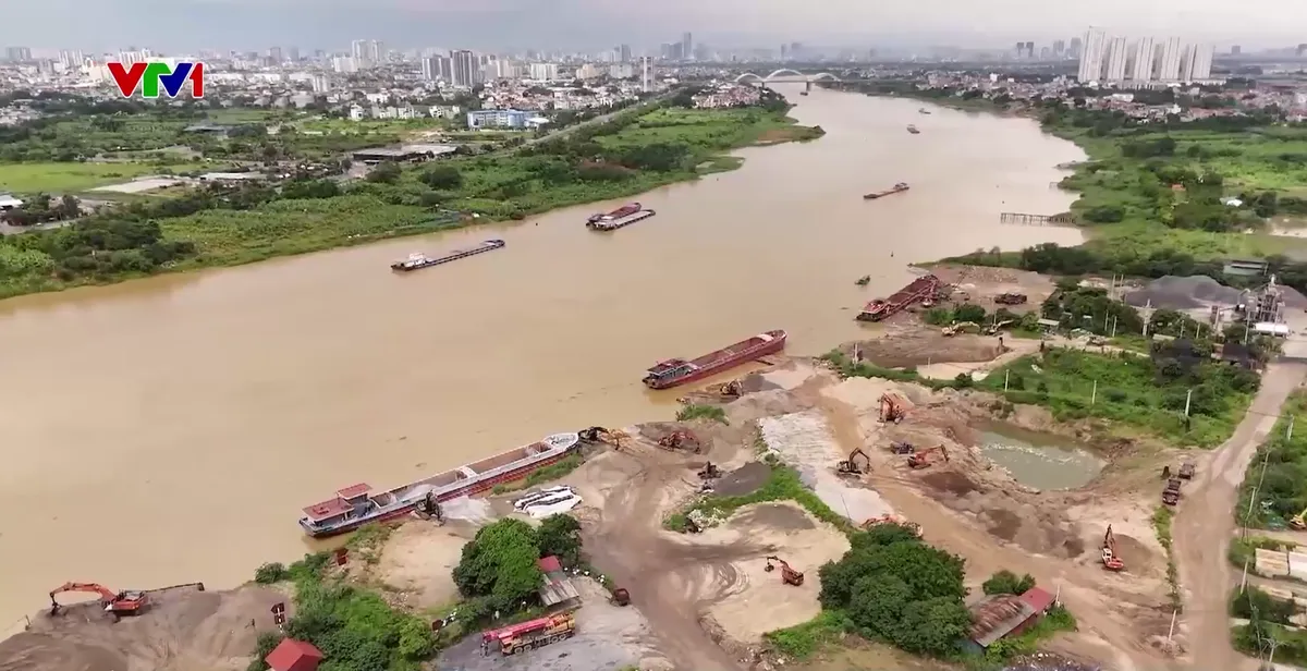 H&agrave; Nội: 194 bến b&atilde;i vật liệu, 99% thiếu giấy ph&eacute;p vẫn ngang nhi&ecirc;n hoạt động giữa m&ugrave;a mưa lũ - Ảnh 3.