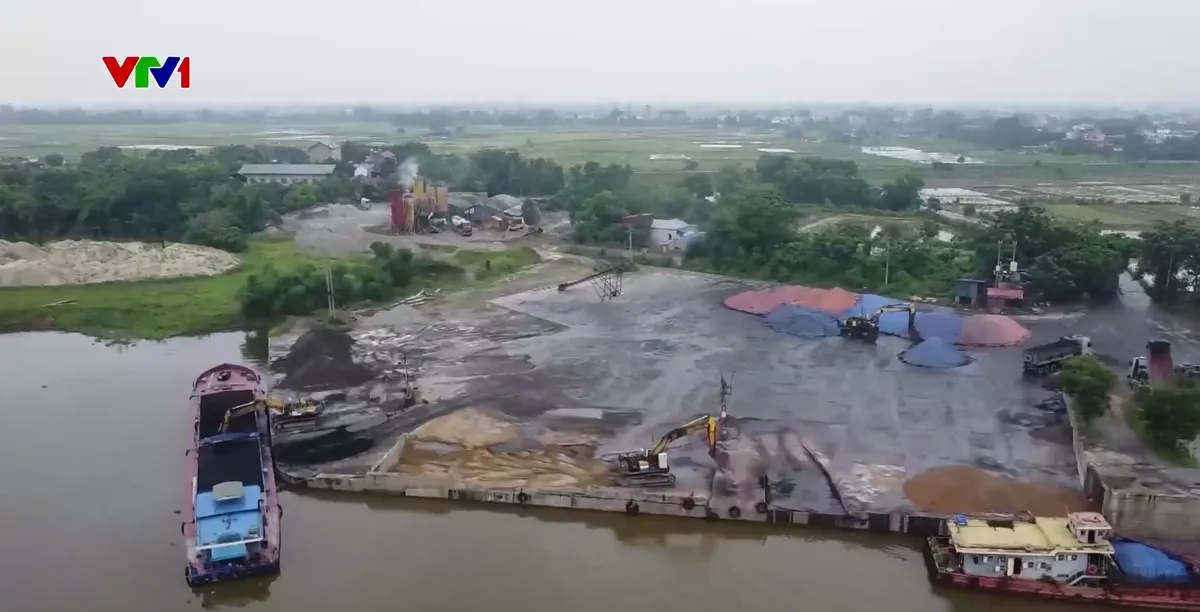 H&agrave; Nội: 194 bến b&atilde;i vật liệu, 99% thiếu giấy ph&eacute;p vẫn ngang nhi&ecirc;n hoạt động giữa m&ugrave;a mưa lũ - Ảnh 5.