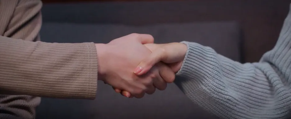 Cầu vồng ở phía chân trời: Có giúp việc hay buôn chuyện, Oanh bị đồn "nợ nần đầm đìa"- Ảnh 6. Cầu vồng ở phía chân trời: Có giúp việc hay buôn chuyện, Oanh bị đồn "nợ nần đầm đìa"- Ảnh 6.