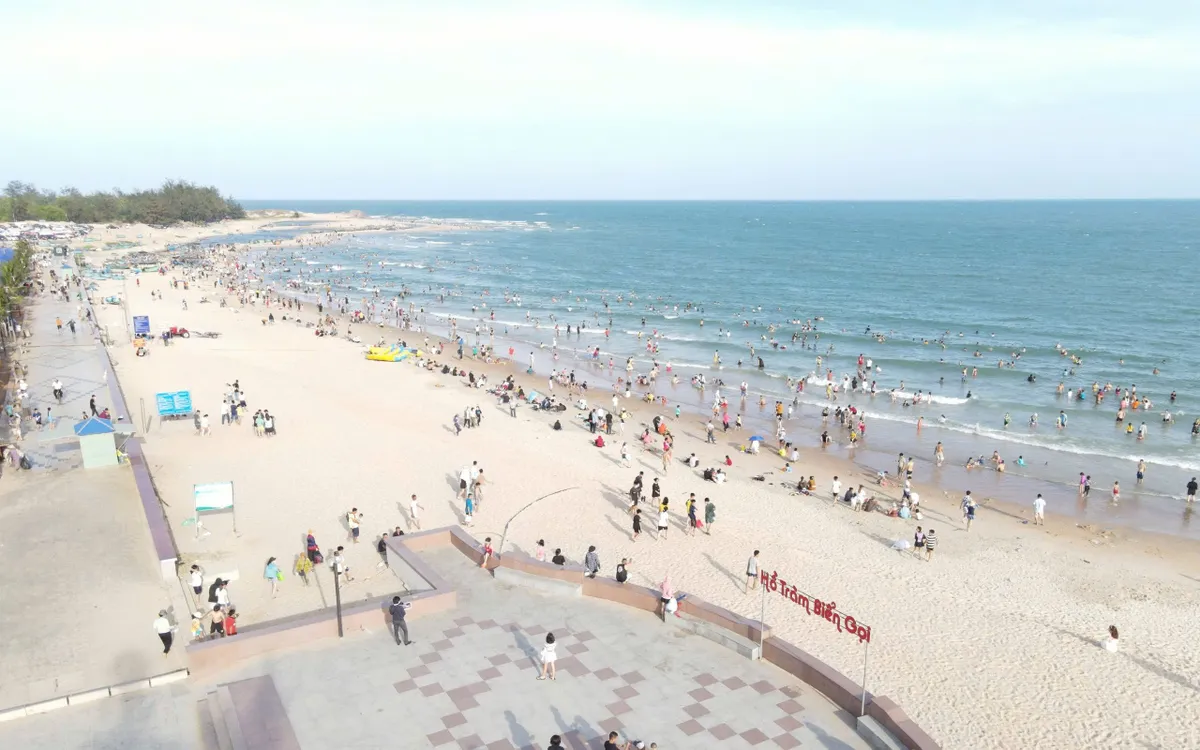 Tuyến cao tốc Long Thành - Hồ Tràm hình thành sẽ giúp cho du khách quốc tế về các bãi tắm ở Hồ Tràm thuận lợi hơn. Ảnh: N.T.