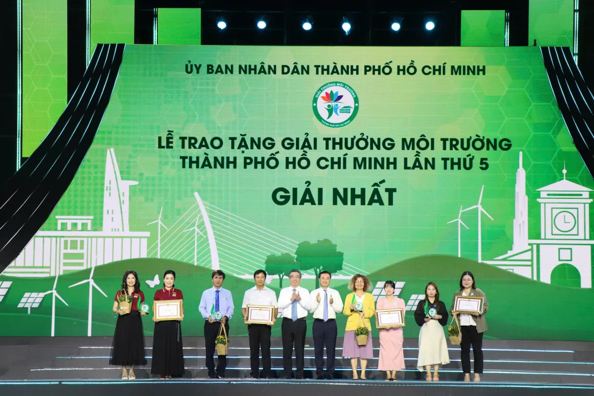 TP Hồ Chí Minh: Tự hào truyền thống, kiến tạo tương lai xanh - Ảnh 8.
