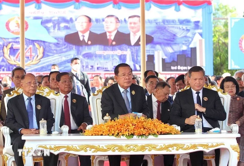 Lãnh đạo Đảng, Nhà nước Việt Nam chúc mừng 74 năm Ngày thành lập Đảng Nhân dân Campuchia - Ảnh 1.