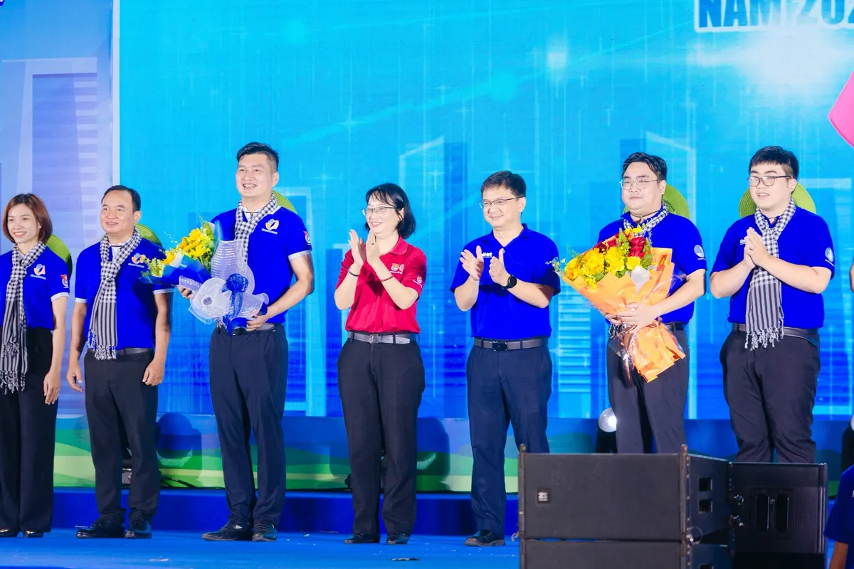 Sôi nổi lễ ra quân cao điểm Mùa hè xanh 2025 - Ảnh 2.