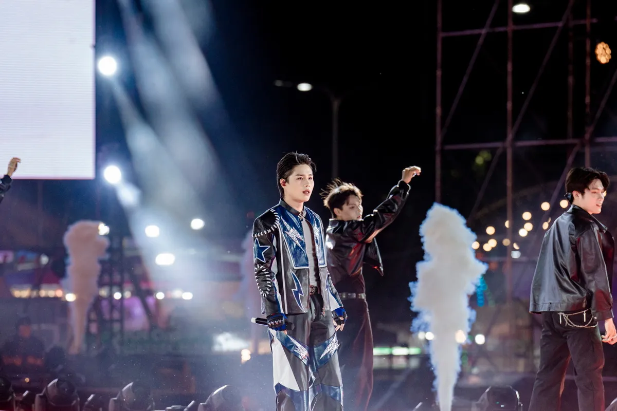 Sao quốc tế hủy show sát giờ diễn, Chi Pu, Mono cùng các Anh tài, Chị đẹp giữ "lửa" cho chương trình - Ảnh 4.