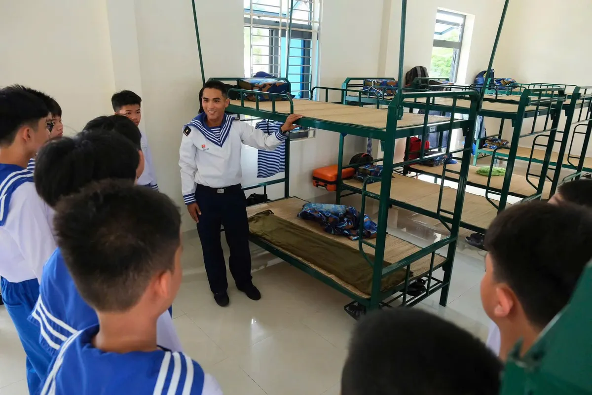 "Học kỳ Qu&acirc;n đội" &ndash; Ươm mầm tuổi thơ, r&egrave;n luyện đức t&iacute;nh tốt- Ảnh 4.