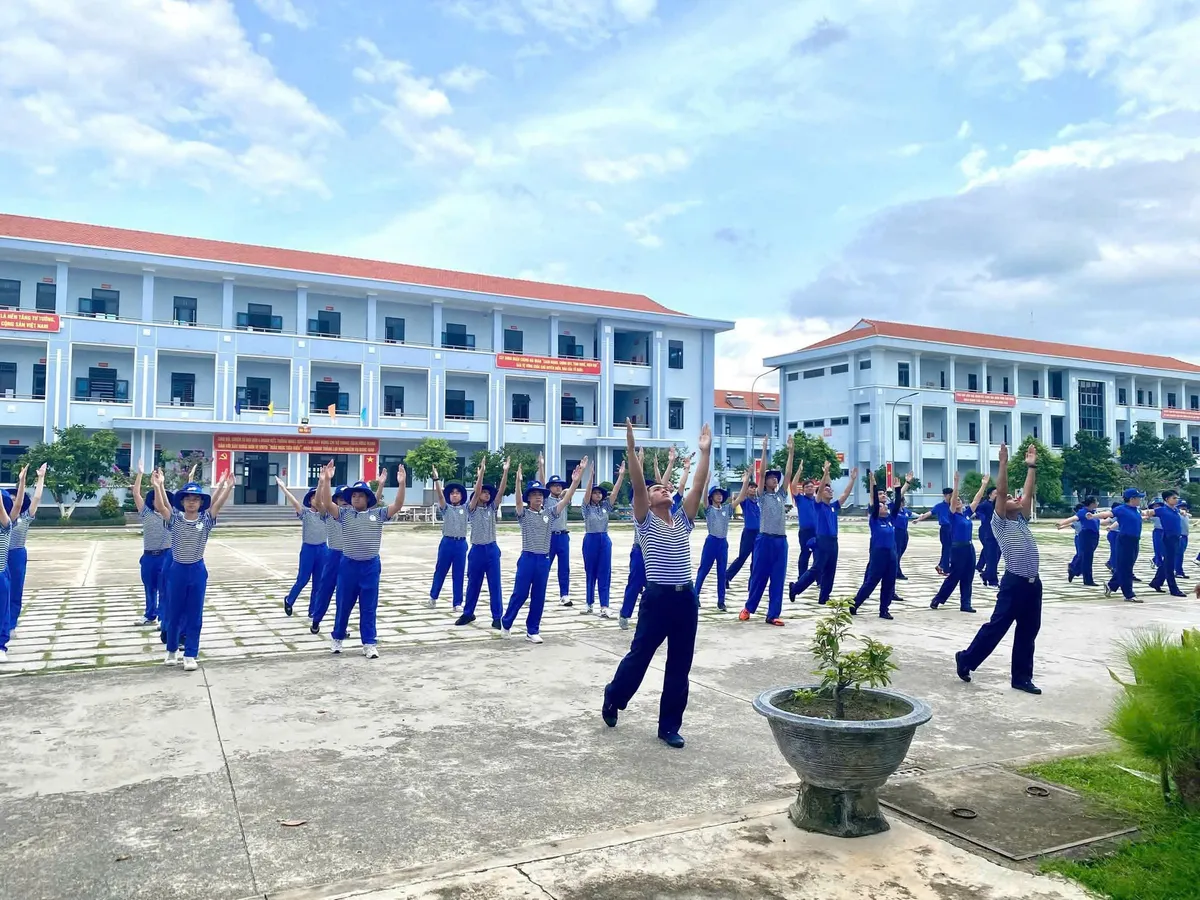 "Học kỳ Qu&acirc;n đội" &ndash; Ươm mầm tuổi thơ, r&egrave;n luyện đức t&iacute;nh tốt- Ảnh 11.