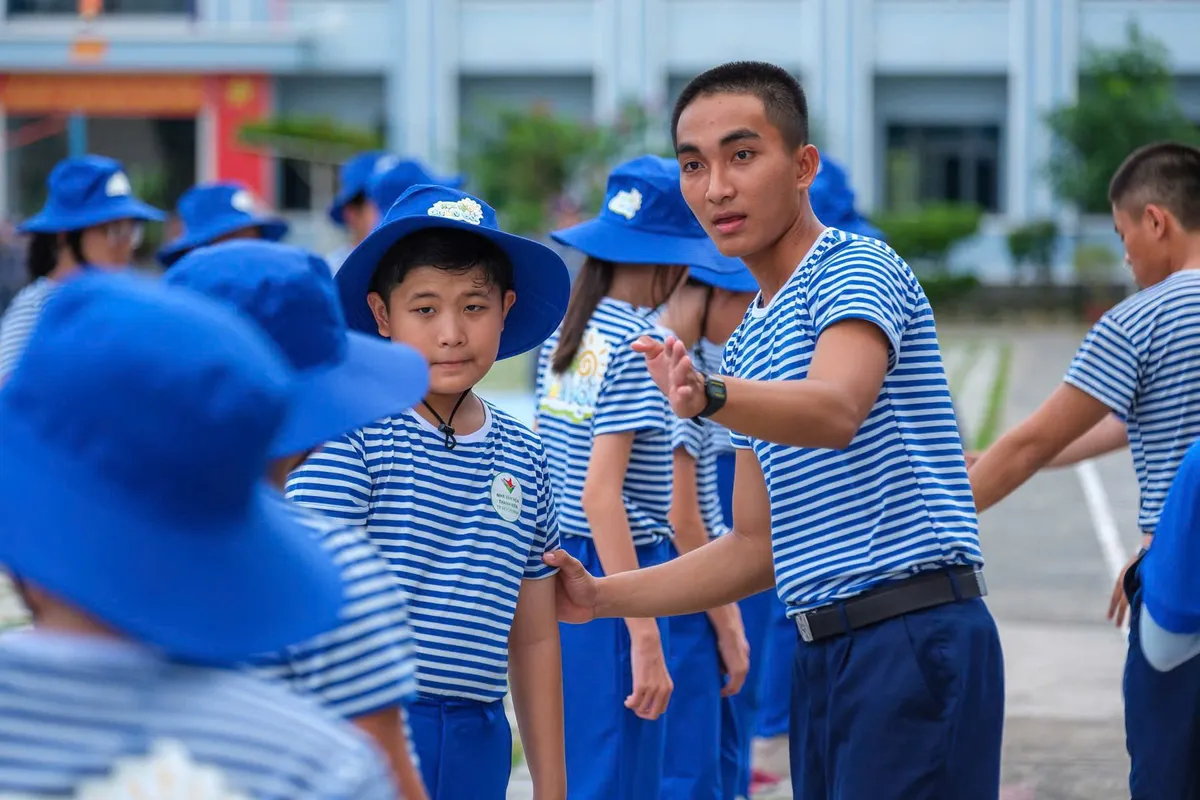 "Học kỳ Qu&acirc;n đội" &ndash; Ươm mầm tuổi thơ, r&egrave;n luyện đức t&iacute;nh tốt- Ảnh 13.