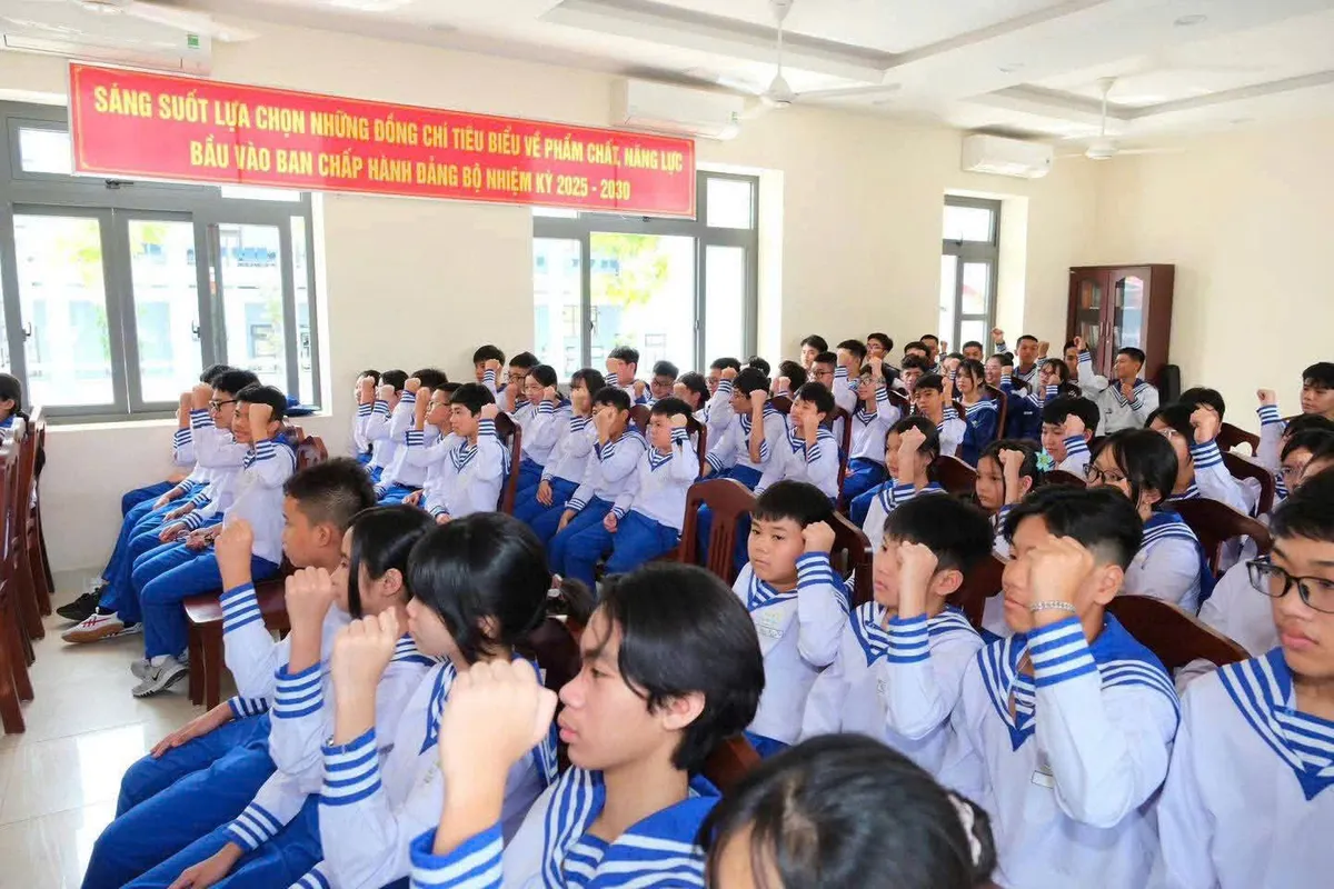 "Học kỳ Qu&acirc;n đội" &ndash; Ươm mầm tuổi thơ, r&egrave;n luyện đức t&iacute;nh tốt- Ảnh 1.