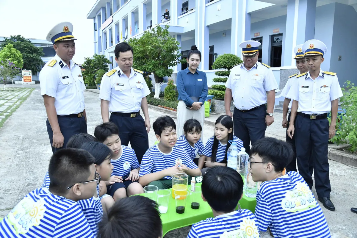 "Học kỳ Qu&acirc;n đội" &ndash; Ươm mầm tuổi thơ, r&egrave;n luyện đức t&iacute;nh tốt- Ảnh 19.