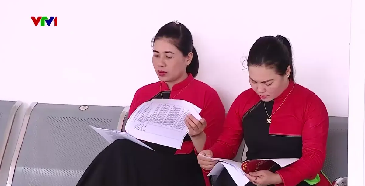 Không khí phấn khởi trong ngày lịch sử - Ảnh 1.