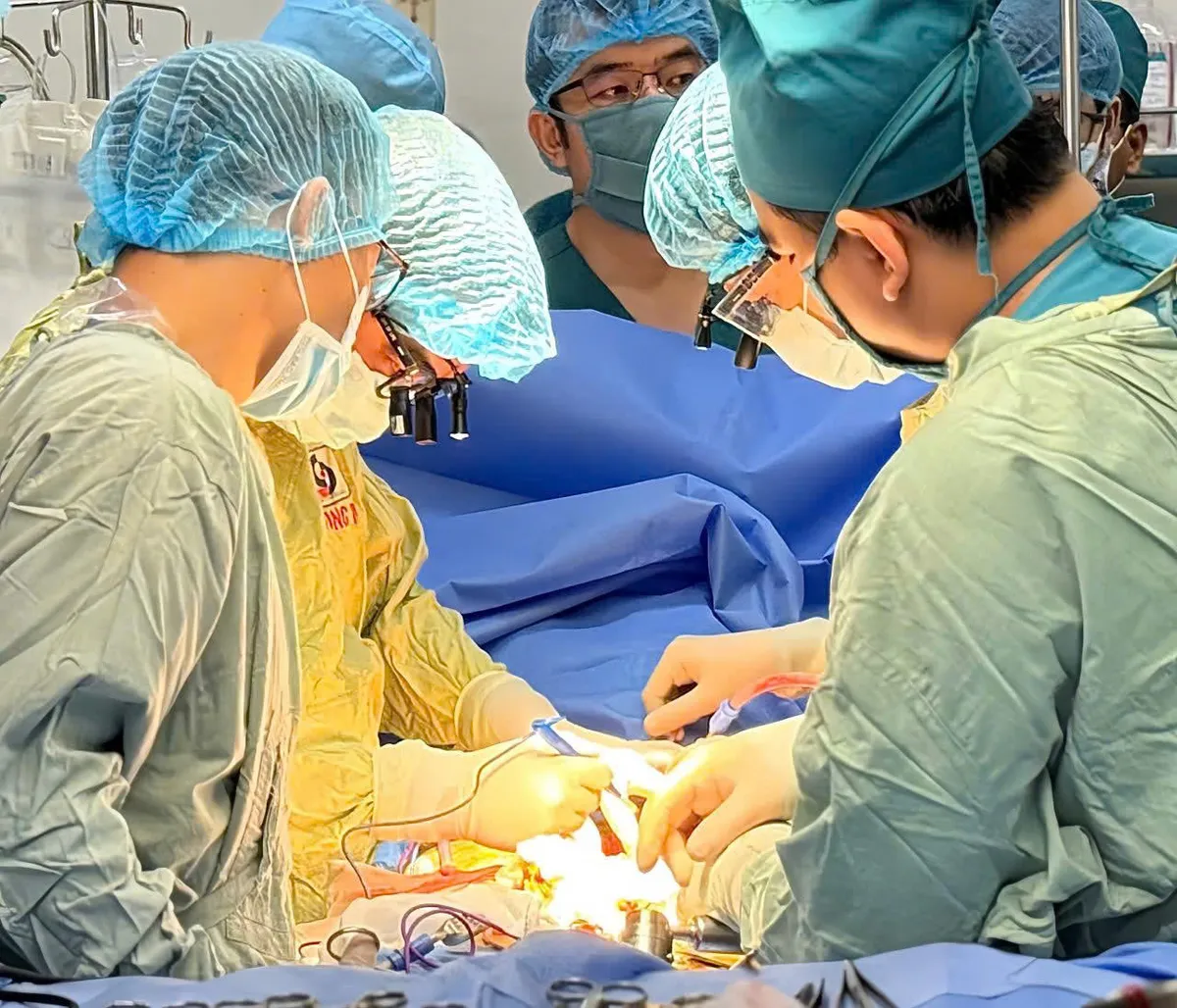 Một đêm trắng hồi sinh 3 sự sống từ người hiến tạng - Ảnh 1.