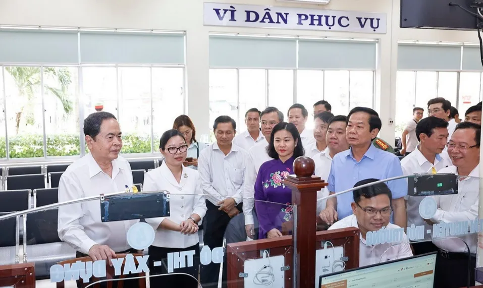 Chủ tịch Quốc hội: Cán bộ cơ sở nâng cao tinh thần trách nhiệm vận hành bộ máy mới- Ảnh 3. Chủ tịch Quốc hội: Cán bộ cơ sở nâng cao tinh thần trách nhiệm vận hành bộ máy mới- Ảnh 3.