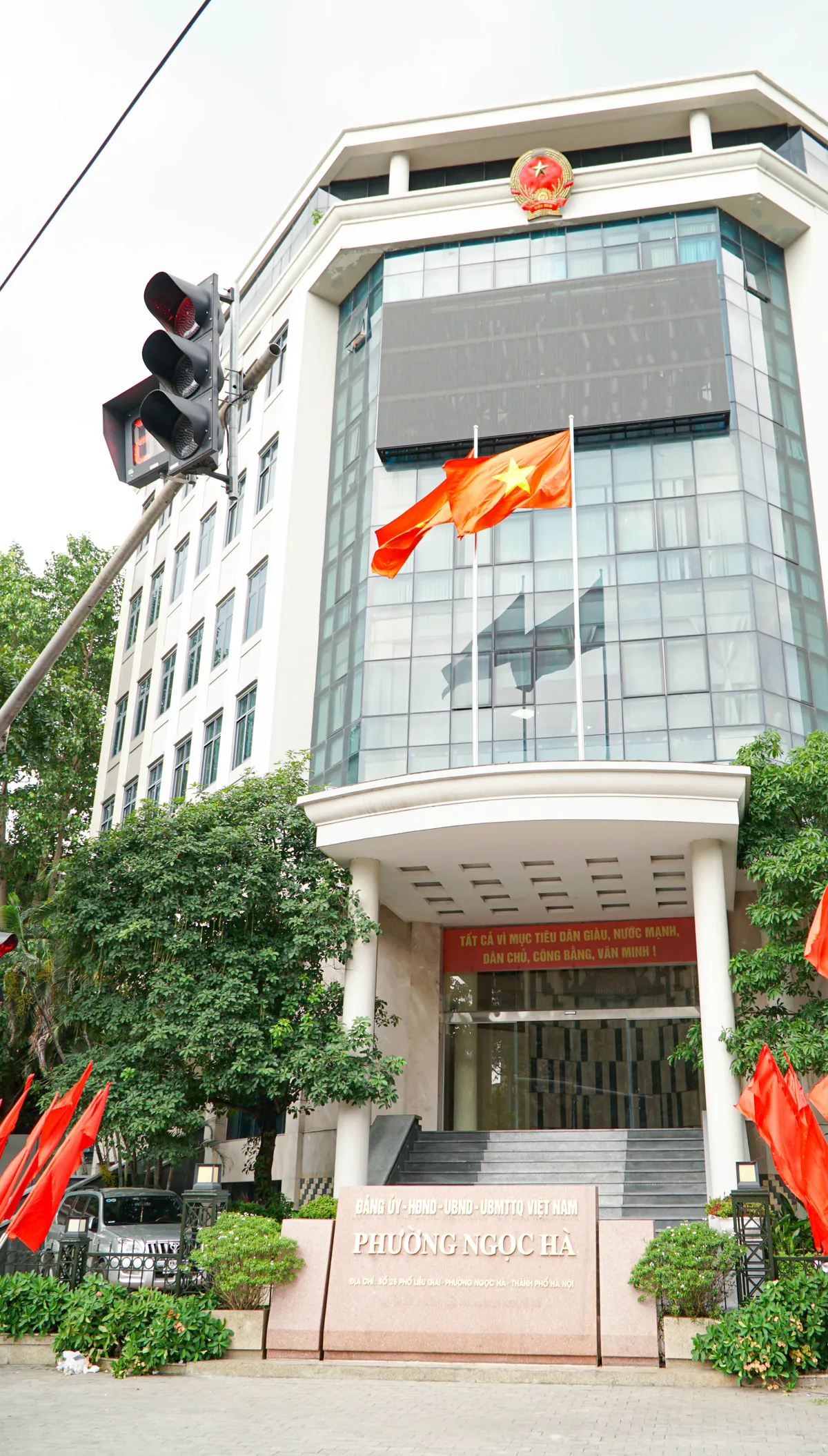 Trụ sở các xã, phường mới tại Hà Nội sẵn sàng cho thời khắc lịch sử- Ảnh 13. Trụ sở các xã, phường mới tại Hà Nội sẵn sàng cho thời khắc lịch sử- Ảnh 13.