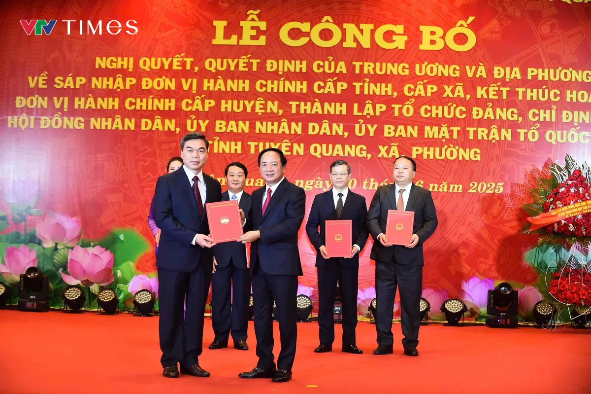 Lễ Công bố Nghị quyết, Quyết định sáp nhập Tuyên Quang, Hà Giang, hợp nhất đơn vị hành chính và công tác cán bộ - Ảnh 9.
