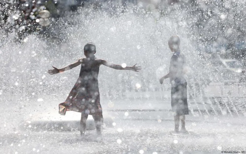 Các khu vực phía Nam nước Đức có thể ghi nhận ​​nhiệt độ lên tới 35°C (Ảnh: AFP/Getty Images)