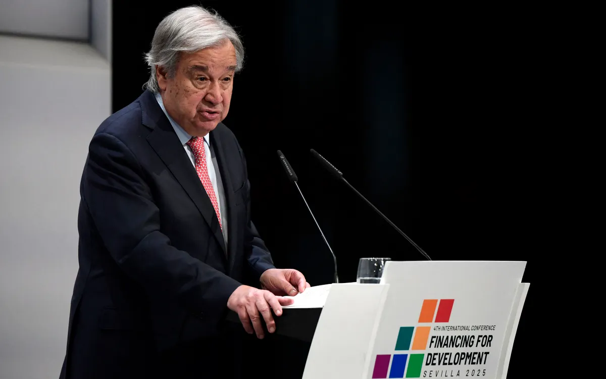 Tổng thư ký Liên hợp quốc Antonio Guterres trong cuộc họp báo tại Hội nghị Tài chính vì Phát triển diễn ra tại Seville, Tây Ban Nha ngày 30/6/2025 (Ảnh: AFP)