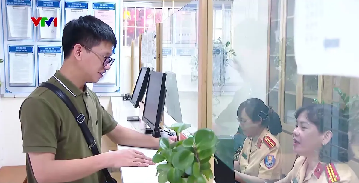 Thuận tiện hơn trong đăng ký xe cơ giới - Ảnh 2.