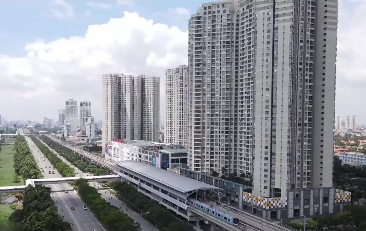 Ngày đầu vận hành chính quyền hai cấp: Thủ tục nhanh, người dân hài lòng - Ảnh 2.