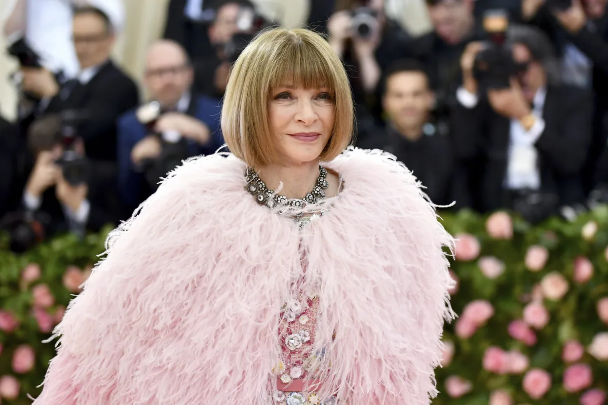 Trang b&igrave;a Vogue đầu ti&ecirc;n g&acirc;y sốc của Anna Wintour   - Ảnh 2.