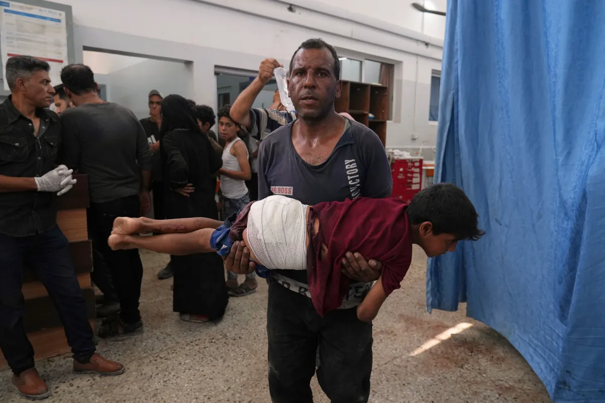 Dải Gaza: Vòng vây chiến sự bóp nghẹt nguồn sống cho bệnh nhi- Ảnh 1. Dải Gaza: Vòng vây chiến sự bóp nghẹt nguồn sống cho bệnh nhi- Ảnh 1.