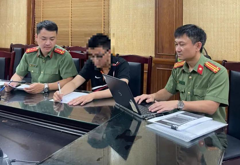 Khởi tố vụ án vô ý làm lộ Bí mật nhà nước trong kỳ thi tốt nghiệp THPT năm 2025 - Ảnh 1.