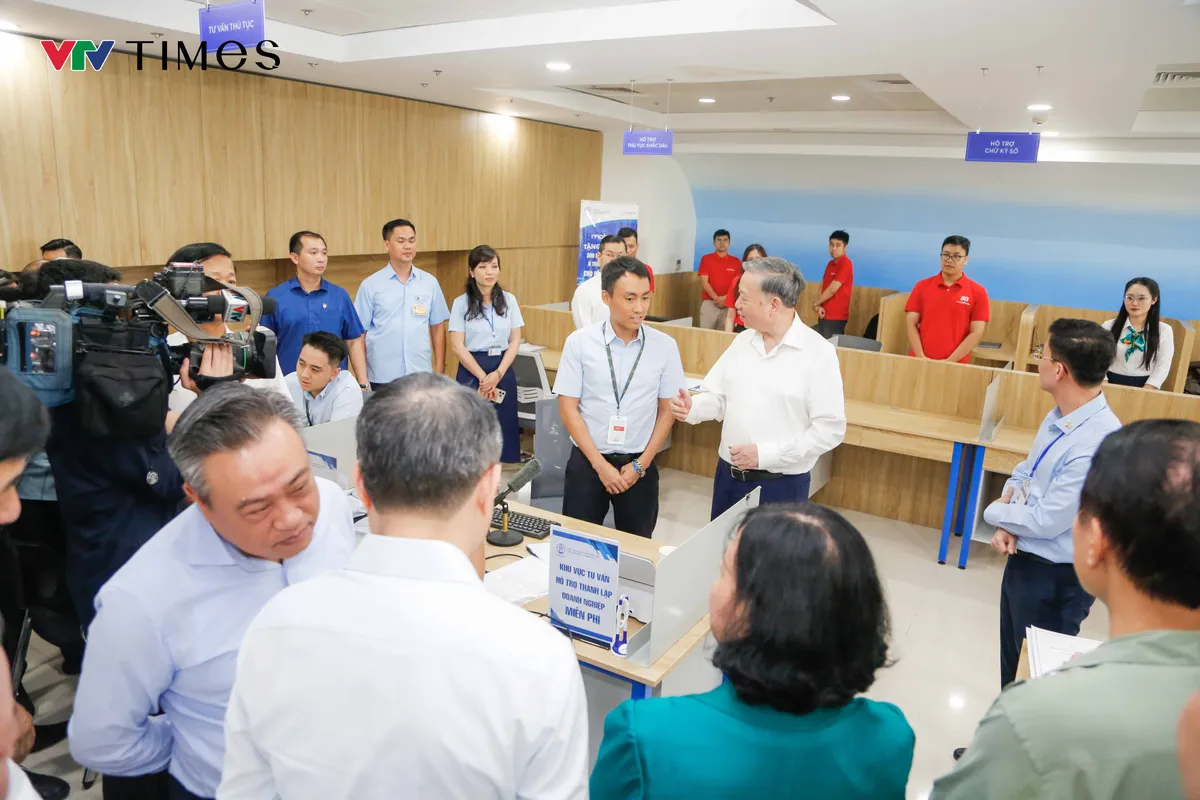 Tổng Bí thư Tô Lâm kiểm tra hoạt động của chính quyền địa phương hai cấp tại Hà Nội - Ảnh 6.