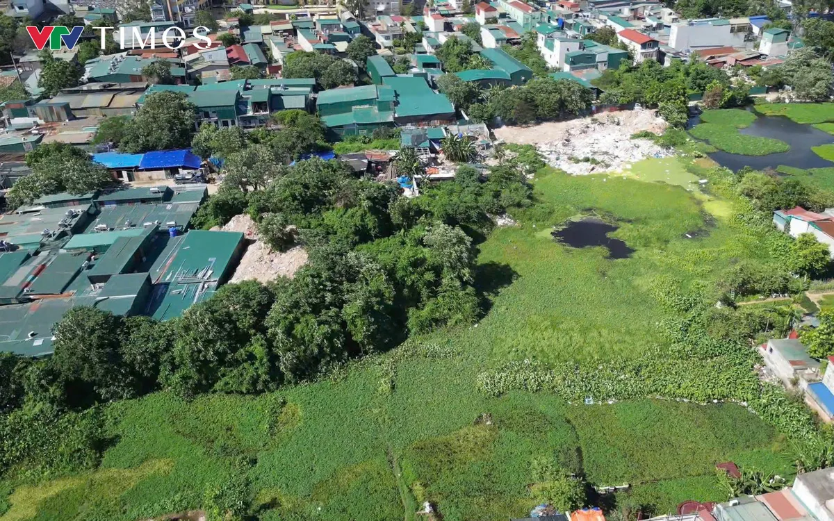 Nhiều diện tích mắt hồ trên địa bàn phường Định Công đang dần biến mất Nhiều diện tích mắt hồ trên địa bàn phường Định Công đang dần biến mất