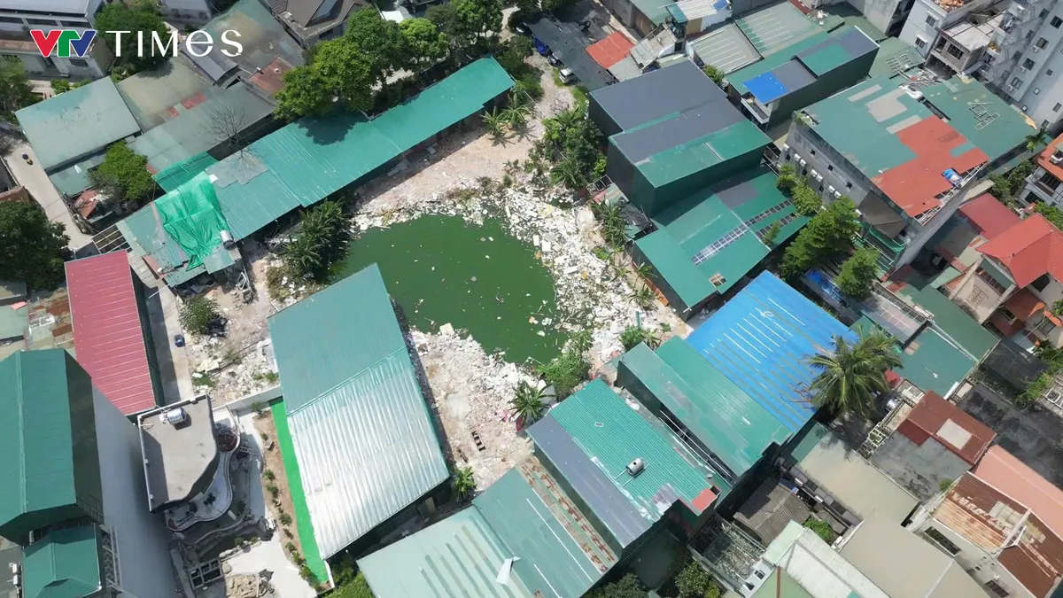 Hà Nội: Ao hồ bị "bức tử", xây dựng loạt công trình có dấu hiệu trái phép tại phường Định Công - Ảnh 1.