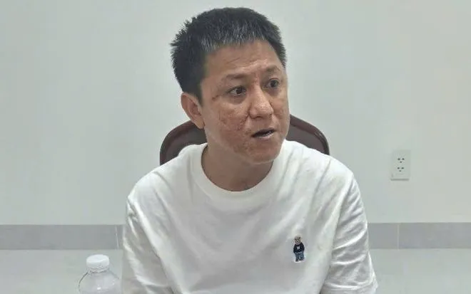 Đối tượng Phạm Quốc Anh cầm đầu đường dây tổ chức đánh bạc và đánh bạc. Đối tượng Phạm Quốc Anh cầm đầu đường dây tổ chức đánh bạc và đánh bạc.