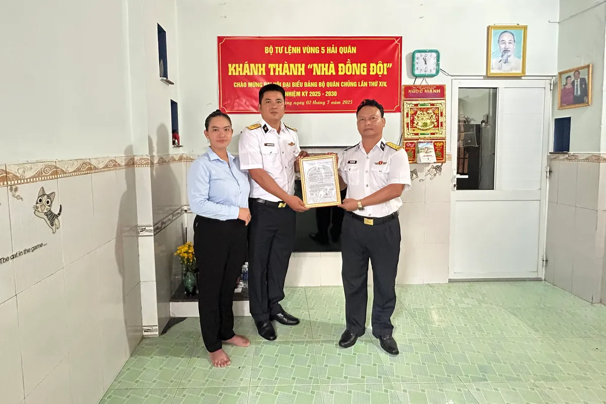 Mái nhà giữa lòng đồng đội- Ảnh 1.