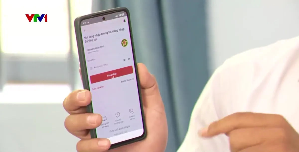 Thuận tiện cho người dân vùng xa giải quyết thủ tục hành chính - Ảnh 2.