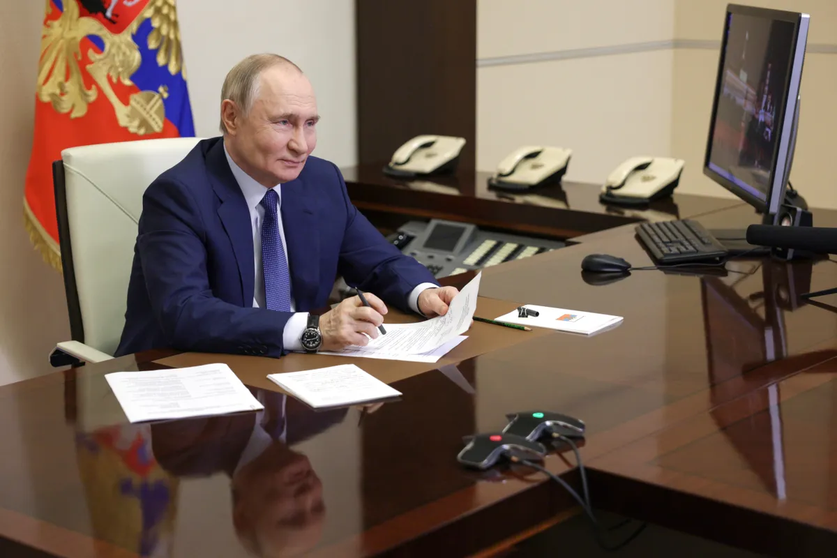 Tổng thống Nga v&agrave; Tổng thống Ph&aacute;p điện đ&agrave;m lần đầu ti&ecirc;n sau 3 năm - Ảnh 1.