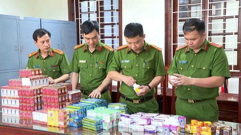 Kiên quyết quét sạch các tội phạm sản xuất, kinh doanh thuốc giả, thực phẩm giả - Ảnh 1.