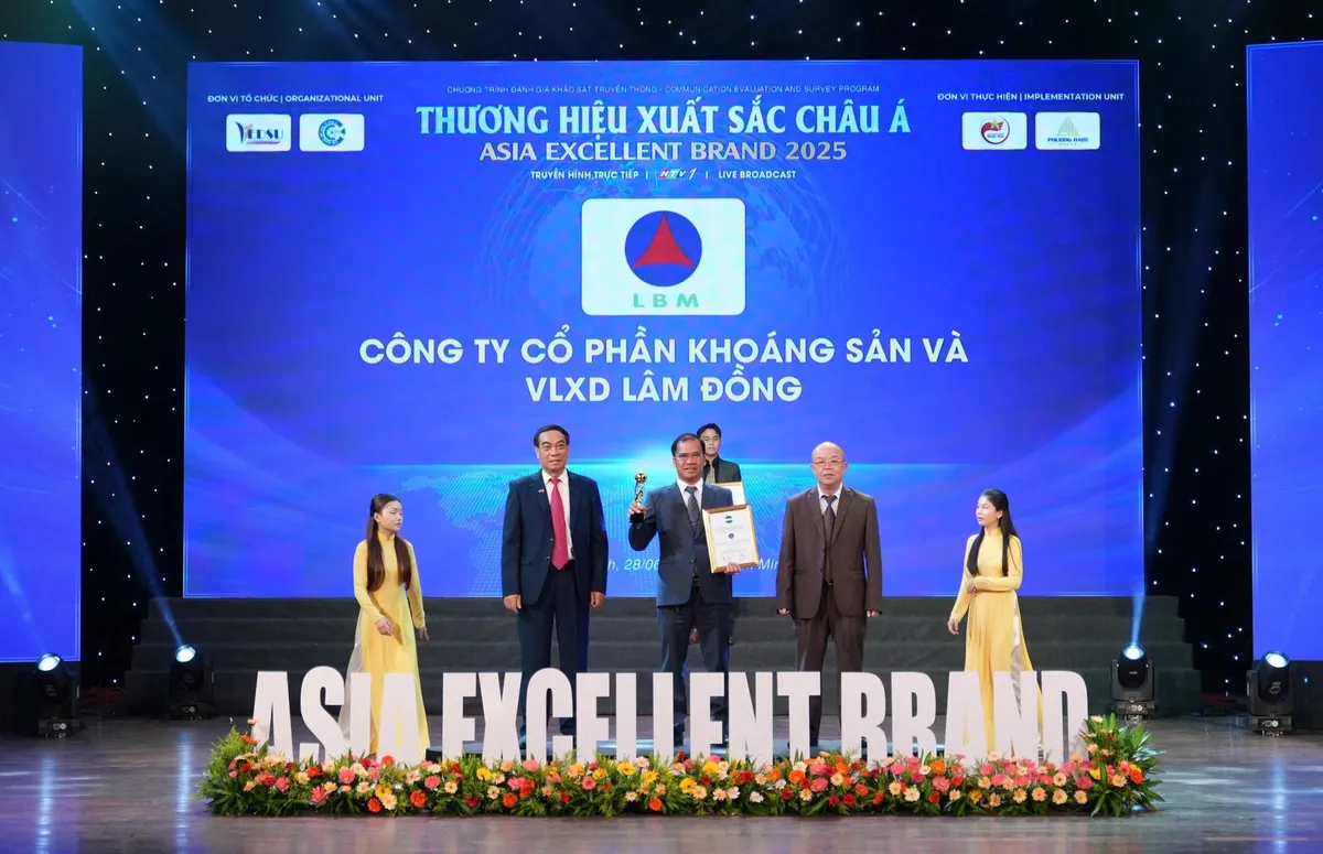 Công ty CP Khoáng sản & VLXD Lâm Đồng đạt Thương hiệu Xuất sắc Châu Á- Ảnh 1. Công ty CP Khoáng sản & VLXD Lâm Đồng đạt Thương hiệu Xuất sắc Châu Á- Ảnh 1.