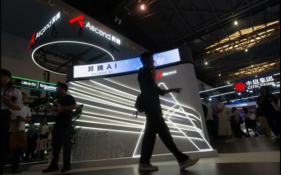 Huawei gặp khó tại Hoa Kỳ. Ảnh: Bloomberg