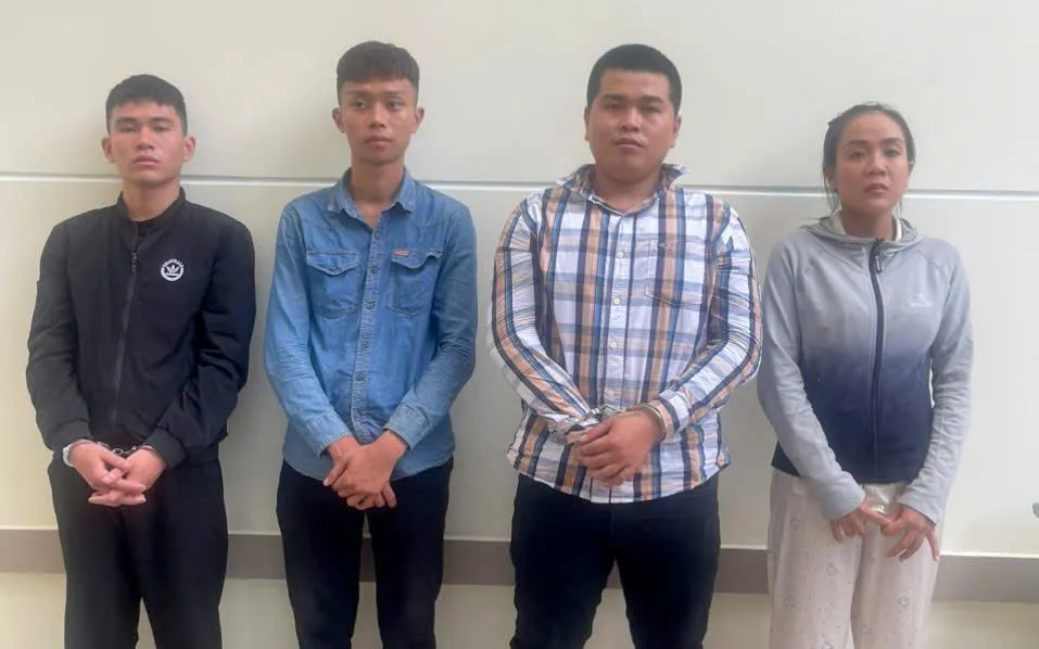 Các đối tượng liên quan đến hành vi bắt giữ người trái pháp luật. Ảnh: C.A. Các đối tượng liên quan đến hành vi bắt giữ người trái pháp luật. Ảnh: C.A.