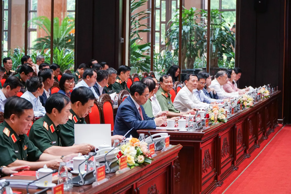 Thủ tướng Phạm Minh Chính dự Hội nghị quân chính toàn quân 6 tháng đầu năm 2025 - Ảnh 3.