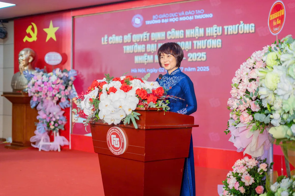 Trường Đại học Ngoại thương có tân Hiệu trưởng - Ảnh 1. Trường Đại học Ngoại thương có tân Hiệu trưởng - Ảnh 1.