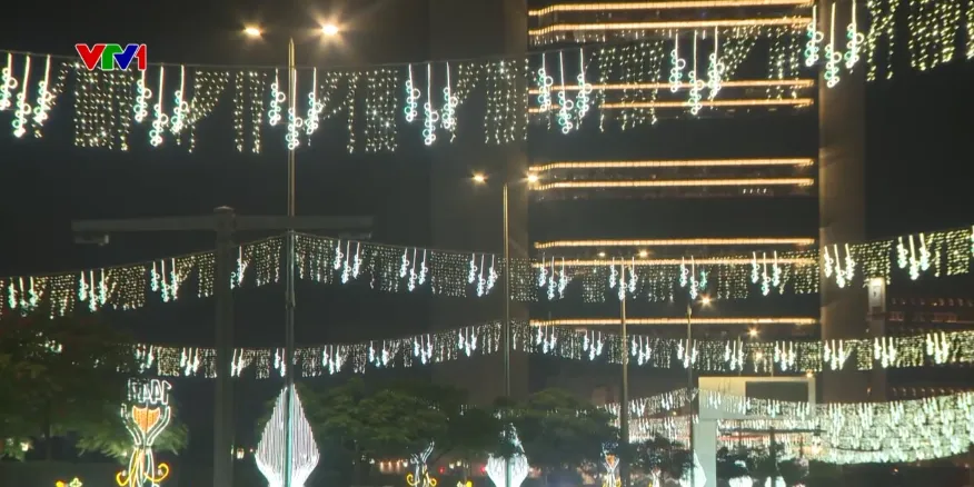 Con đường &aacute;nh s&aacute;ng dịp lễ ở Abu Dhabi- Ảnh 2.