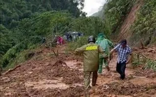 Hiện trường vụ sạt lở. Ảnh: TTXVN 