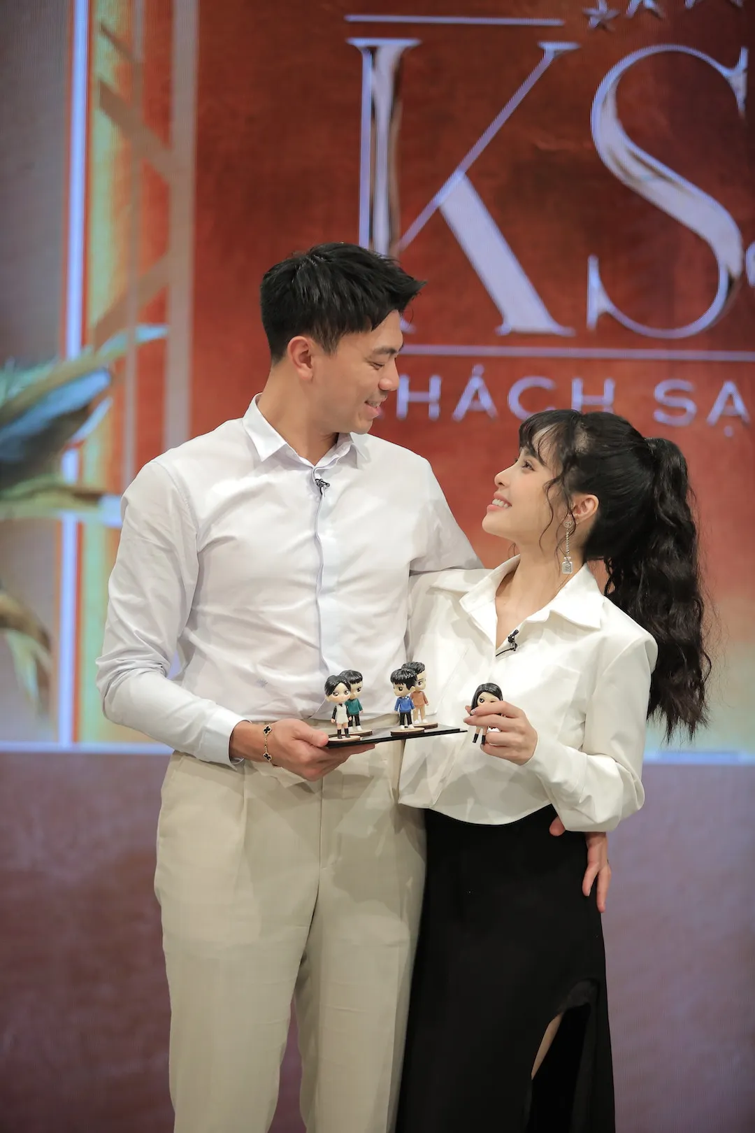 Ca nương Kiều Anh hiếm hoi xuất hiện cùng ông xã doanh nhân trên sóng truyền hình   - Ảnh 1.