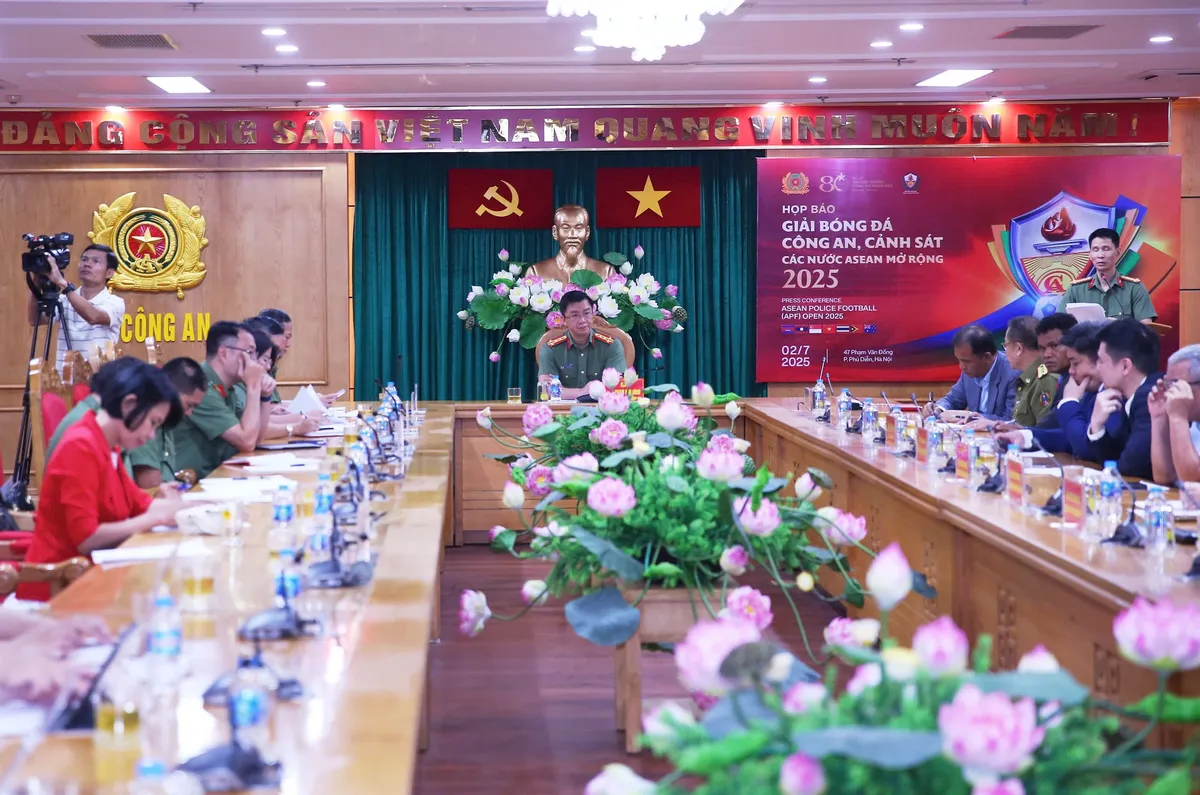 8 đội bóng tranh tài giải Bóng đá Công an, Cảnh sát các nước ASEAN mở rộng năm 2025- Ảnh 1.