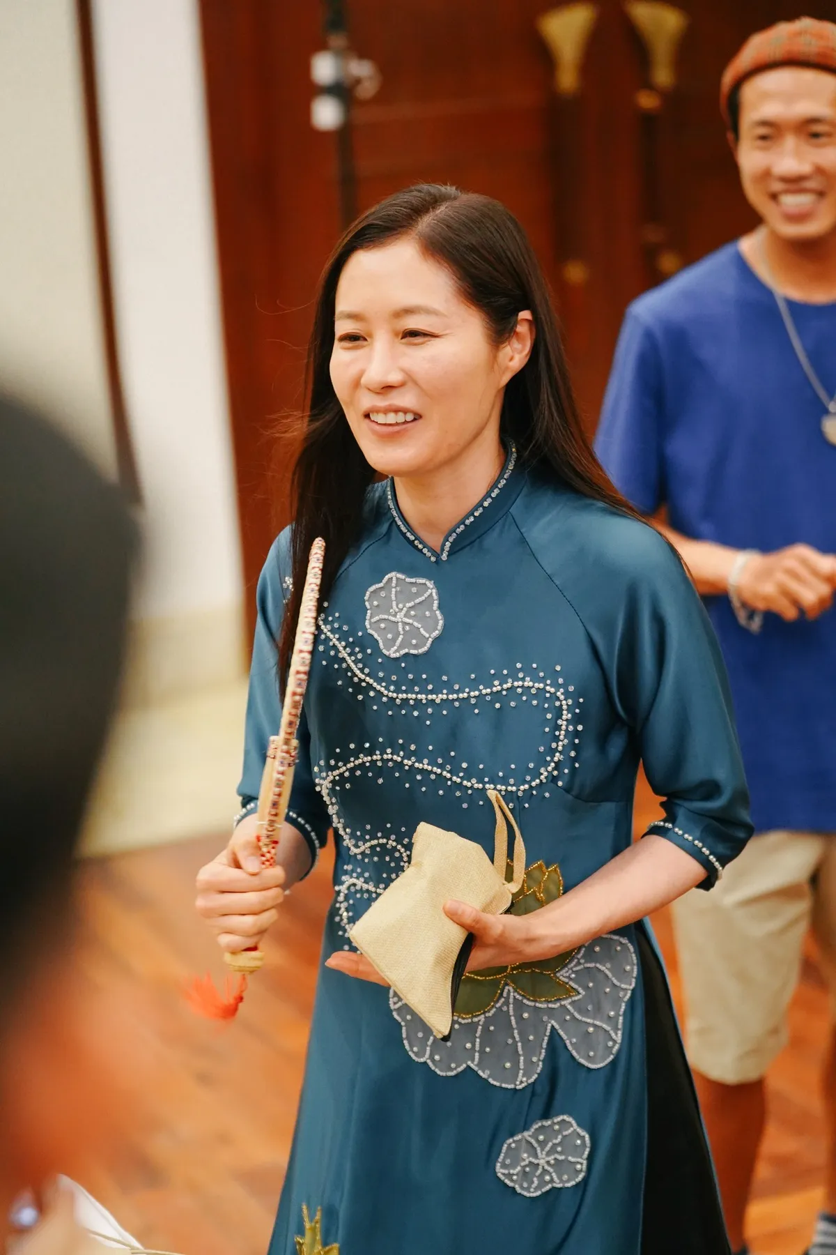 Sao phim "Khi cuộc đời cho bạn quả quýt" đón sinh nhật bất ngờ tại DANAFF III- Ảnh 2. Sao phim "Khi cuộc đời cho bạn quả quýt" đón sinh nhật bất ngờ tại DANAFF III- Ảnh 2.