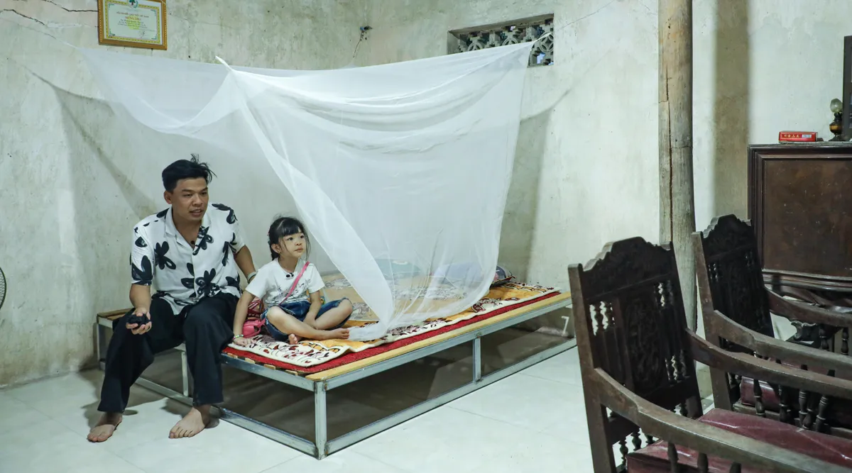 Trung Ruồi làm bạn với con, Duy Hưng dạy con cần 'roi vọt' - Ảnh 2.