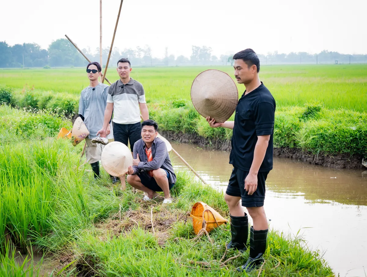 Trung Ruồi làm bạn với con, Duy Hưng dạy con cần 'roi vọt' - Ảnh 3.