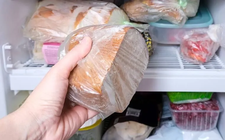 Bánh mì đông lạnh là món ăn tiện dụng được nhiều người yêu thích. (Ảnh: Pexels) Bánh mì đông lạnh là món ăn tiện dụng được nhiều người yêu thích. (Ảnh: Pexels)