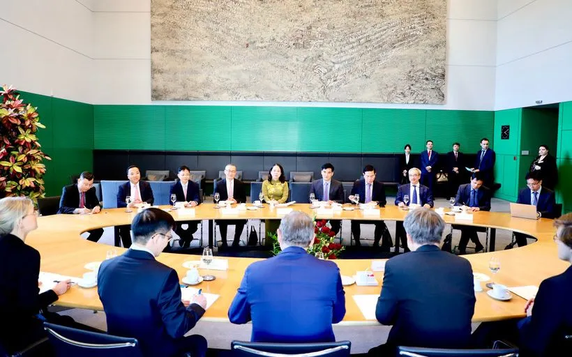 Phó Chủ tịch nước Võ Thị Ánh Xuân hội đàm với Phó Chủ tịch Quốc hội Liên bang Đức Bodo Ramelow. (Ảnh: TTXVN) Phó Chủ tịch nước Võ Thị Ánh Xuân hội đàm với Phó Chủ tịch Quốc hội Liên bang Đức Bodo Ramelow. (Ảnh: TTXVN)