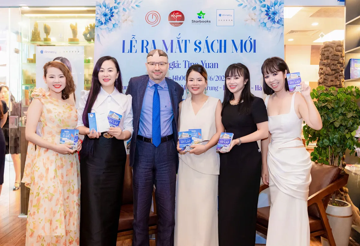 Tina Yuan - Khi chinh phục không dừng lại ở những bước chân - Ảnh 2.