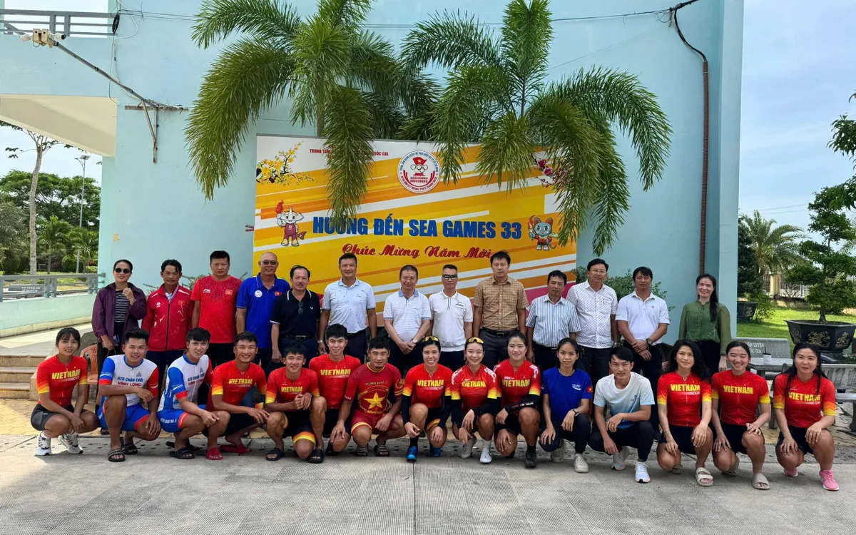Đoàn công tác Cục Thể dục Thể thao Việt Nam làm việc với Trung tâm Huấn luyện Thể thao Quốc gia tại TP Hồ Chí Minh. Đoàn công tác Cục Thể dục Thể thao Việt Nam làm việc với Trung tâm Huấn luyện Thể thao Quốc gia tại TP Hồ Chí Minh.